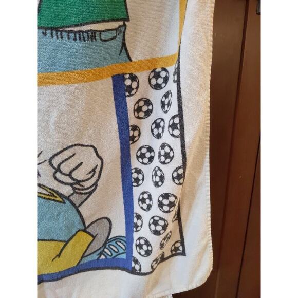 Vintage 2000 Looney Tunes Tweety Sylvester Daffy Duck Bugs Bunny Beach Towel - Picture 8 of 13